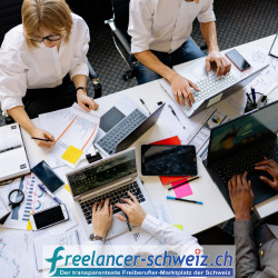 Warum Projektübergaben fast immer mehr kosten – und was intern vs. extern den Unterschied macht